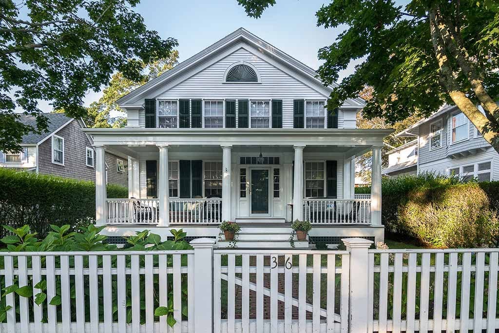 Martha's Vineyard Real Estate 2019 For Sale 36 Morse Street Edgartown MA 02539 Details