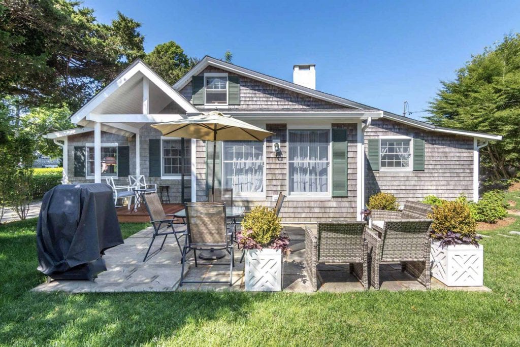 Martha's Vineyard Vacation Rentals With Ferry Tickets Summer 2019 - Quintessential Village Cottage Details