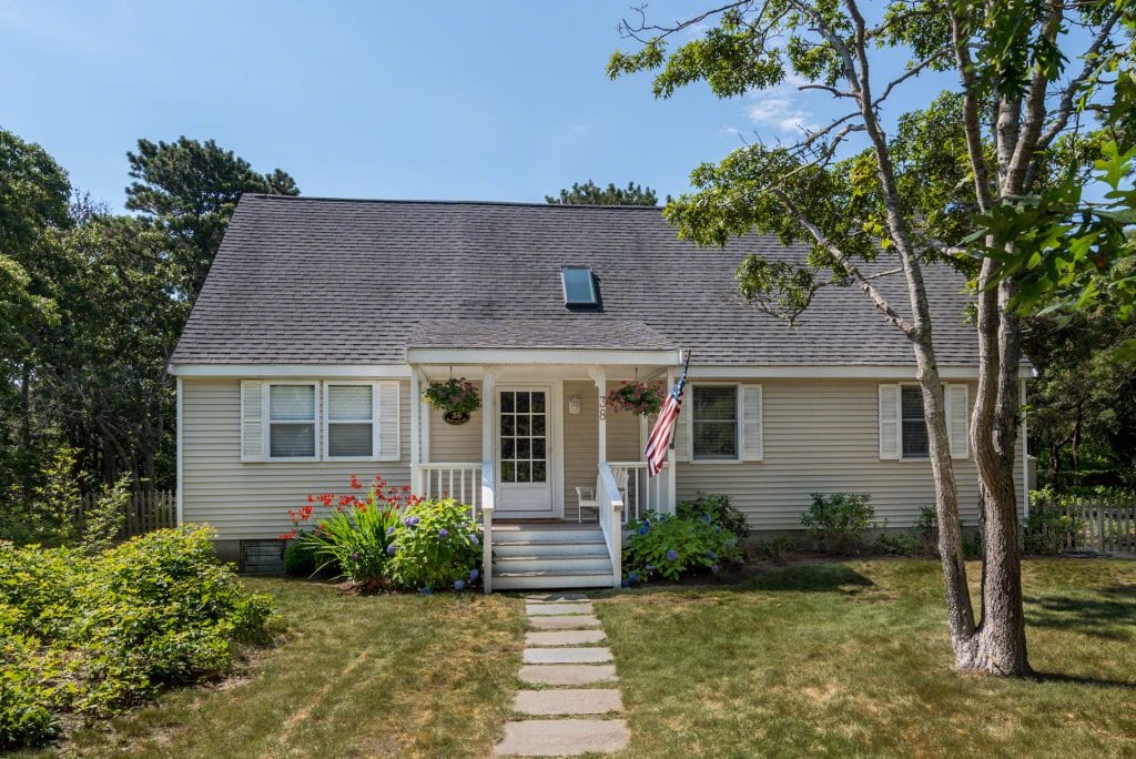 Martha's Vineyard Vacation Rentals With Ferry Tickets - Central Katama Beach House Details