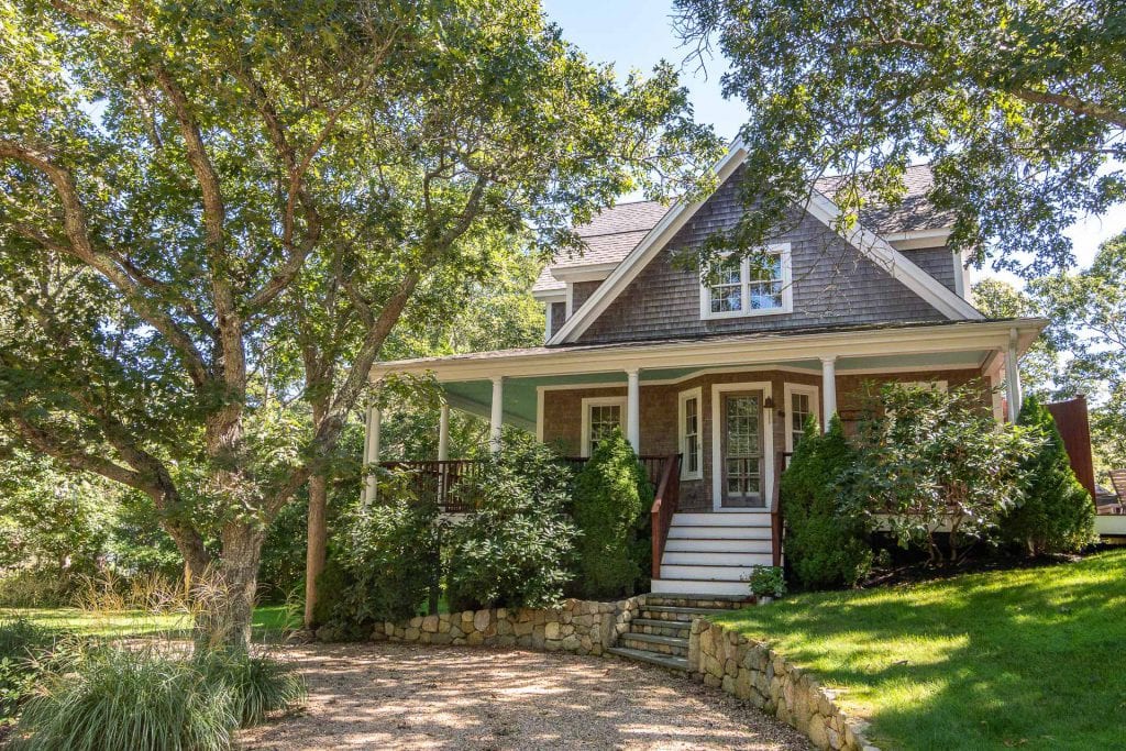 Martha's Vineyard Vacation Rentals With Ferry Tickets - Contemporary Farmhouse Near Sengekontacket Point B Edgartown Rental