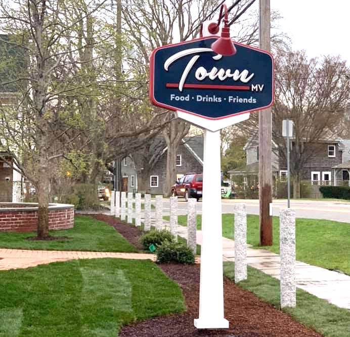 Town MV Bar & Grill Edgartown Martha's Vineyard 2019