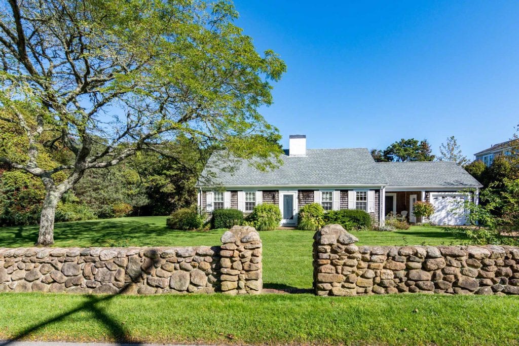 Classic Cape in Edgartown Village 5 day Summer Rentals Edgartown Point B Realty Exclusive Martha's Vineyard 