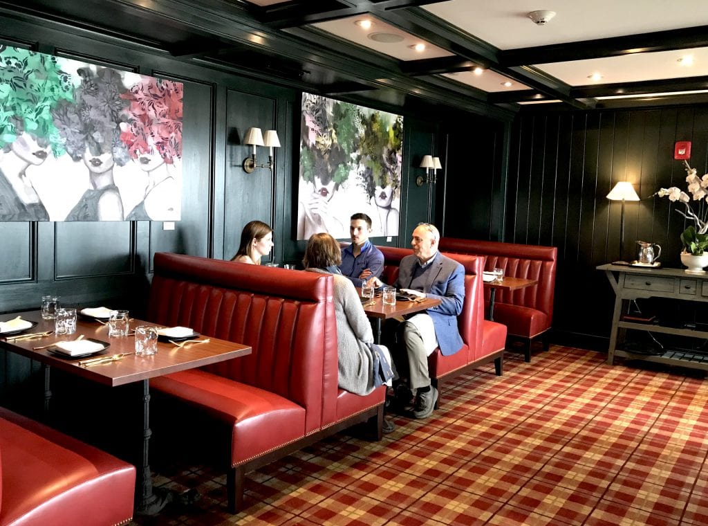 Martha's Vineyard Restaurants Harbor View Hotel Roxana Bar In Edgartown