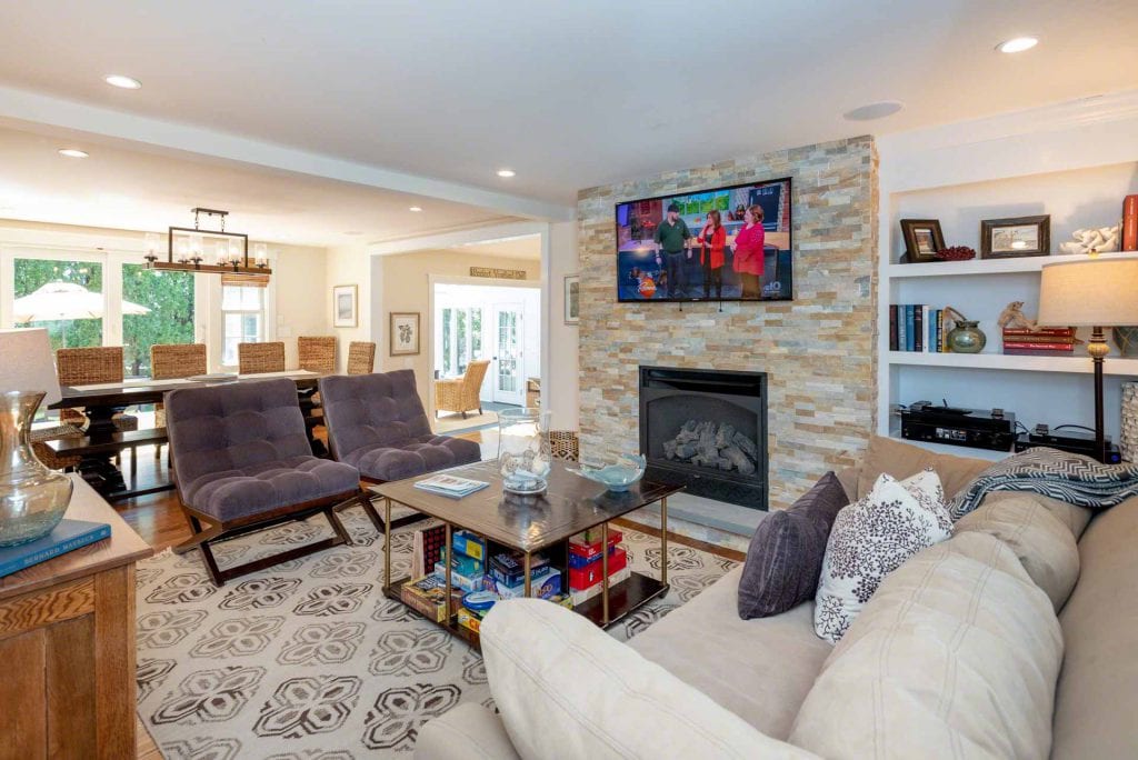 Open Design Living And Dining Areas At 63 Herring Creek Road Katama Near South Beach Martha's Vineyard