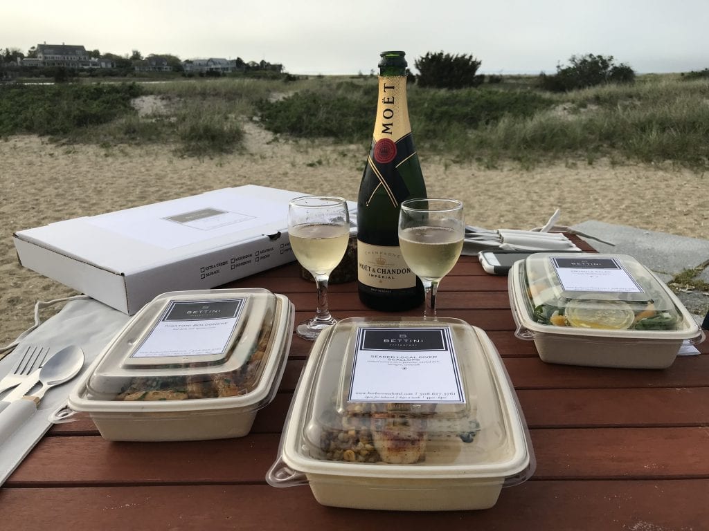 Martha's Vineyard Summer 2020
We Love MV
What to do on Martha's Vineyard 