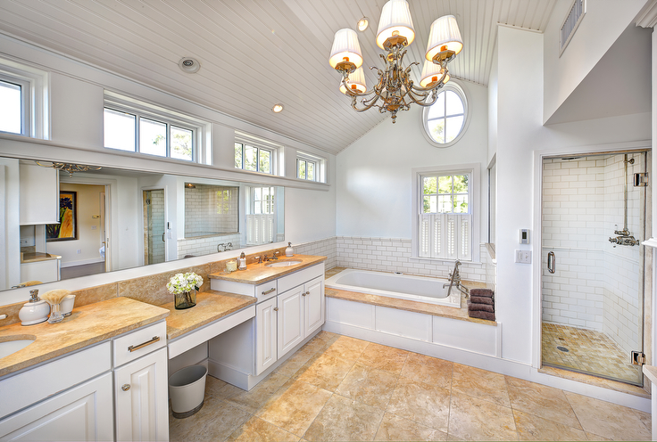 Martha's Vineyard Vacation Rentals Last-Minute Summer Getaways: Coastal Contemporary With Guest Cottage & Pool