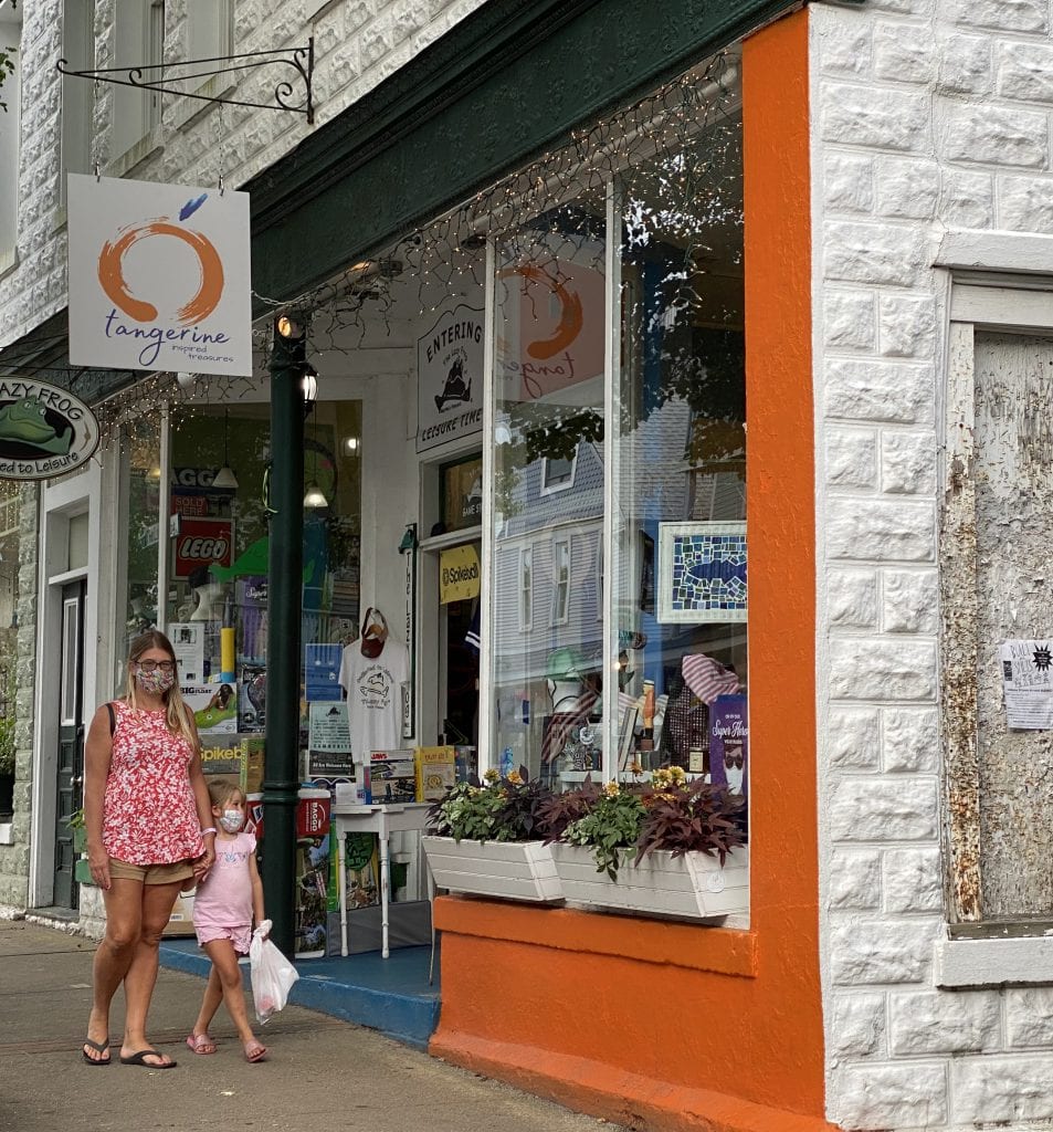 WE LOVE MV: MV Masquerade Outdoor Dining And Shopping - Exploring Outdoor Shops Tangerine Opens in Oak Bluffs