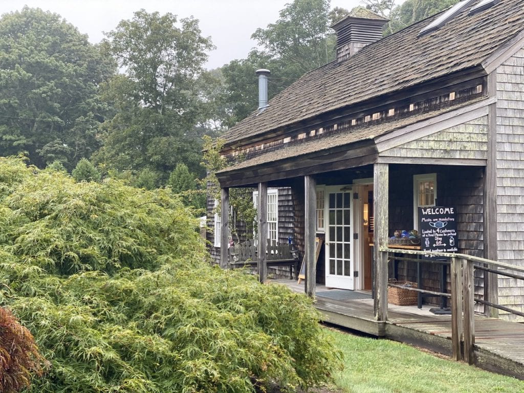 We Love MV
Martha’s Vineyard Glassworks
Martha’s Vineyard
West Tisbury
Local Artists