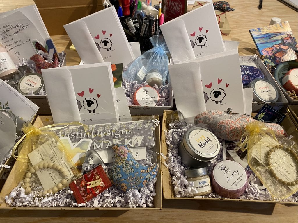 We Love MV Martha’s Vineyard Made
Gift Baskets Made By Local Martha’s Vineyard Artists 