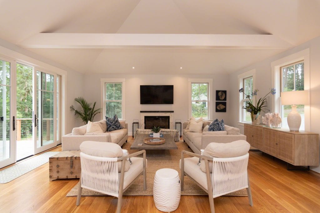 Martha’s Vineyard
Luxury Vacation Home Rental 
Point B Realty