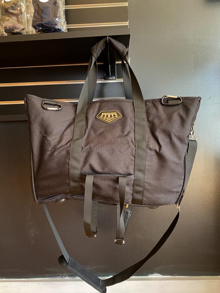 WE LOVE MV
Sideline Martha’s Vineyard 
Vineyard Haven
Shop Local