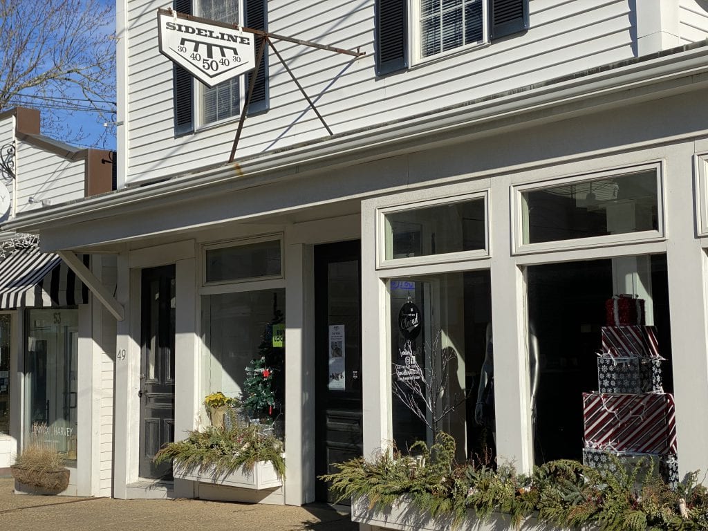 WE LOVE MV
Sideline Martha’s Vineyard 
Vineyard Haven
Shop Local