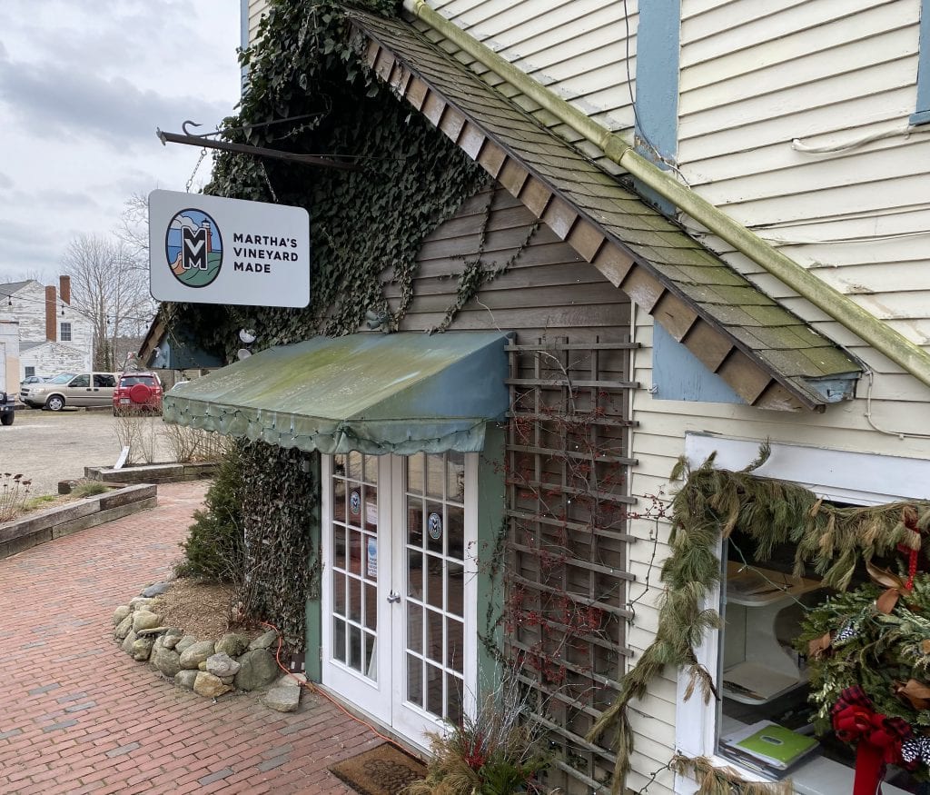 WE LOVE MV: Martha’s Vineyard Made Artist Collaborative - Vineyard Haven 
Shop Local 
We Love MV