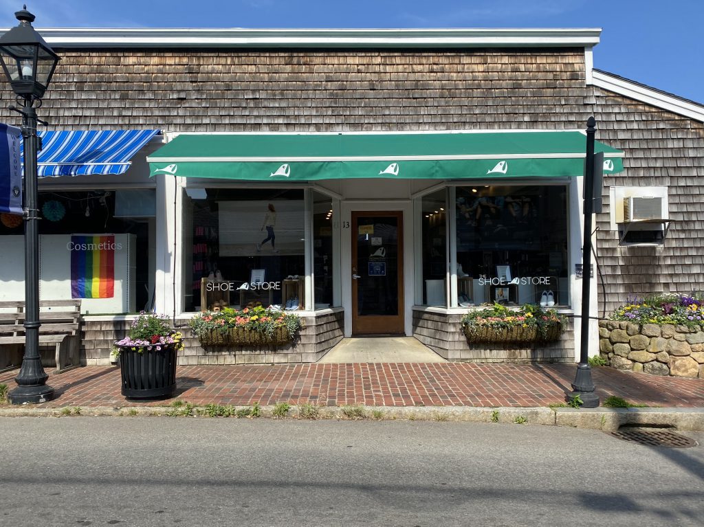 The Green Room
The Green Room Show Store
Visit Vineyard Haven
Maratha's Vineyard 
What's new
Point B realty
Summer 
Summer 2021
