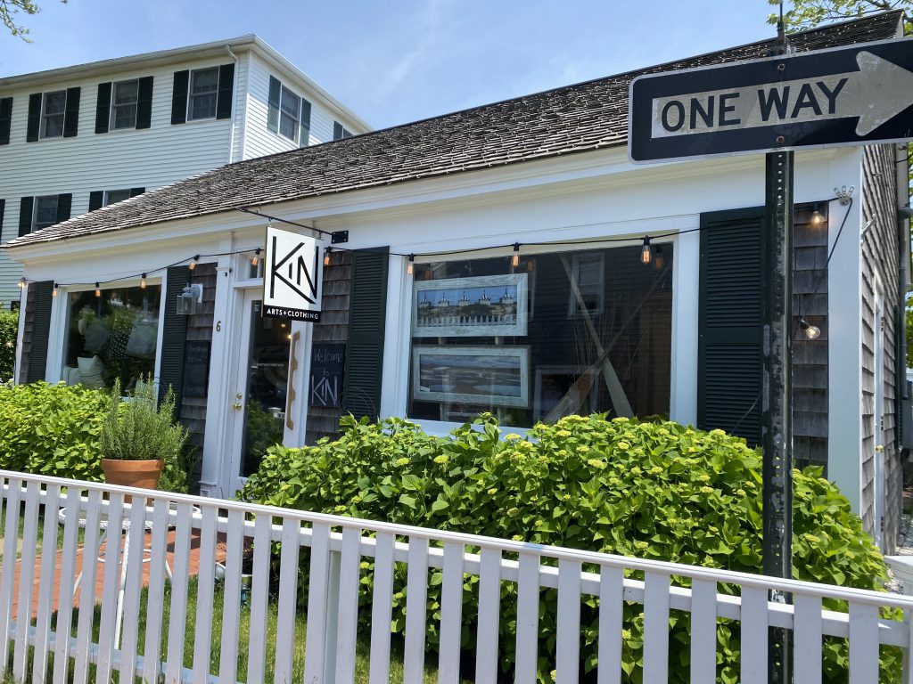 Kin MV
Rooey Knots
LA Brown Photography
Edgartown
Visit Edgartown
Summer 2021
Martha's Vineyard 
Point B Realty