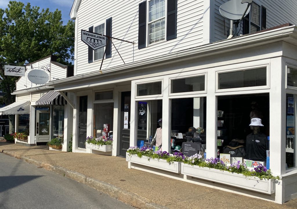 Sideline
Sideline MV
Visit Vineyard Haven
Maratha's Vineyard 
What's new
Point B realty
Summer 
Summer 2021