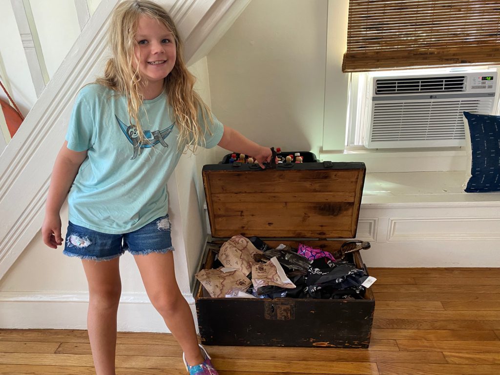 Fish MV Outdoor Dining On Martha's Vineyard In Vineyard Haven Treasure Chest
Kid Friendly 
Outside dining 
Fish MV
Martha's Vineyard 
Vineyard Haven
New dining on Martha's Vineyard 