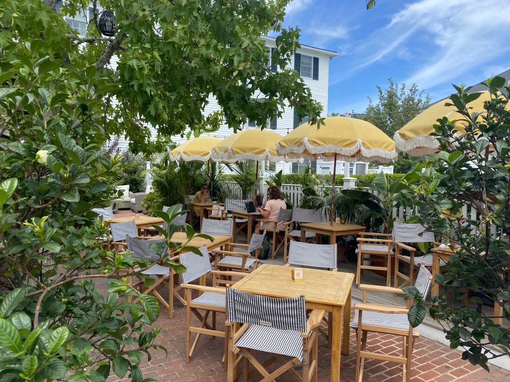 This Summer's Chicest Edgartown Dining Spot Is The Pelican Club Outdoor dining
Pelican Club
Kelley House
Visit Edgartown
Edgartown
Martha's Vineyard
Where to eat on Martha's Vineyard 
Point B Realty