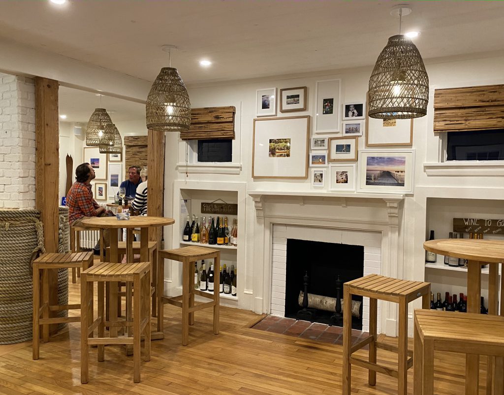 Fish MV Outdoor Dining On Martha's Vineyard In Vineyard Haven Inside dining 
Fish MV
Martha's Vineyard 
Vineyard Haven
New dining on Martha's Vineyard 