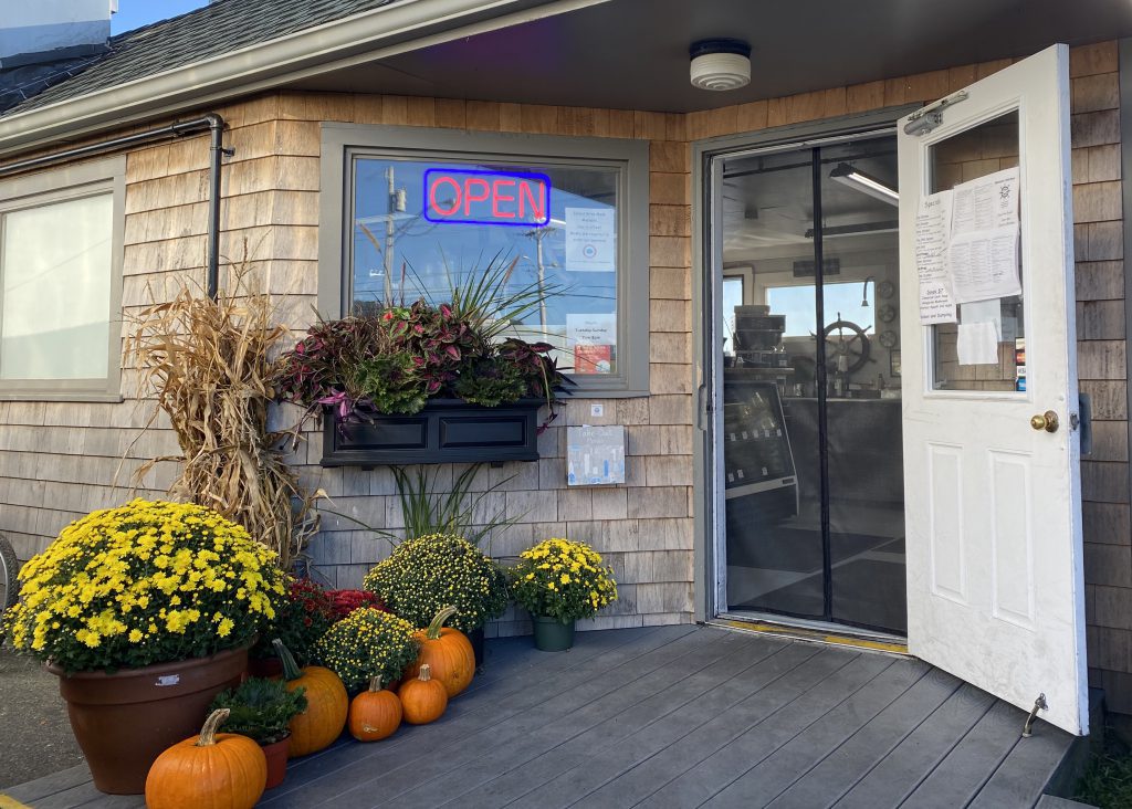 Winston's Kitchen
Oak Bluffs
Martha's Vineyard
Family owned
Year Round
