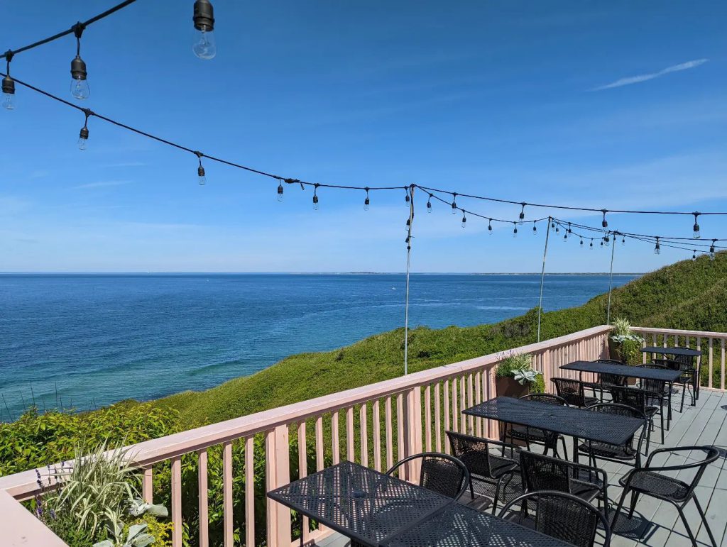 The Aquinnah Shop
Martha's Vineyard
Summer Bucket List 
Summer 2022
Visit MV