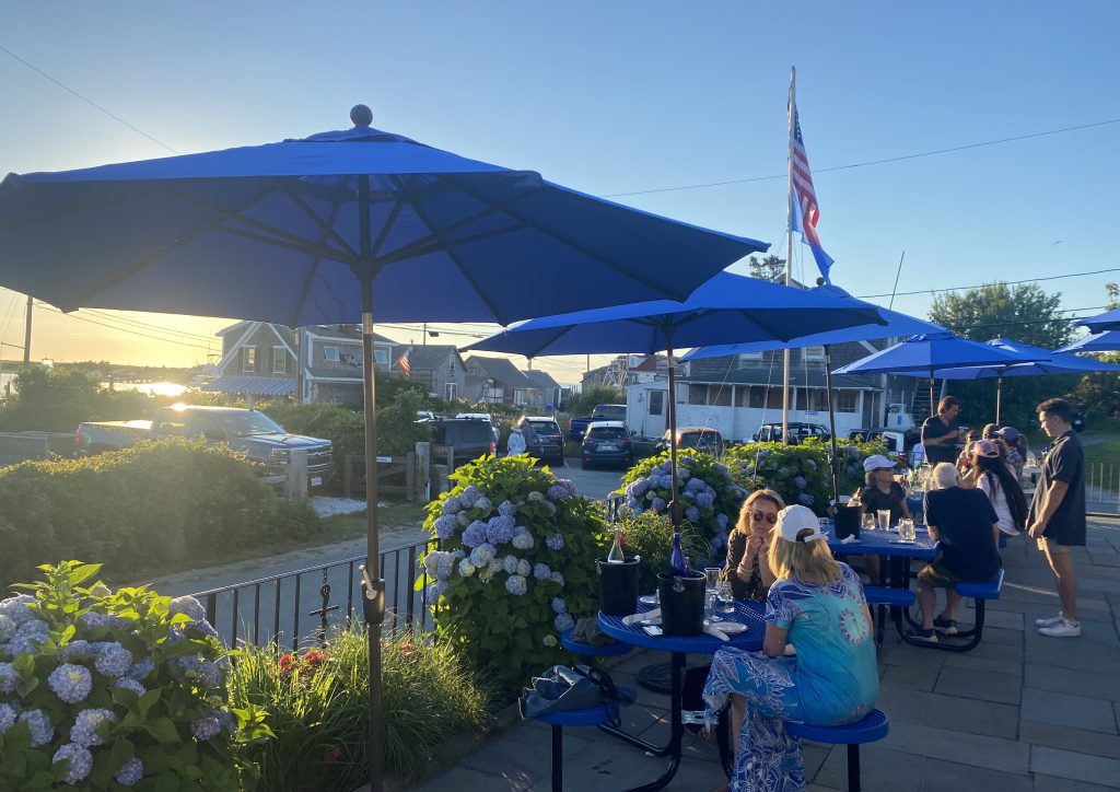 Martha's Vineyard Bucket List For Summer 2022 - The Homeport Restaurant & Oyster Bar 
Up-Island
Summer Bucket List 
Point B Realty 
