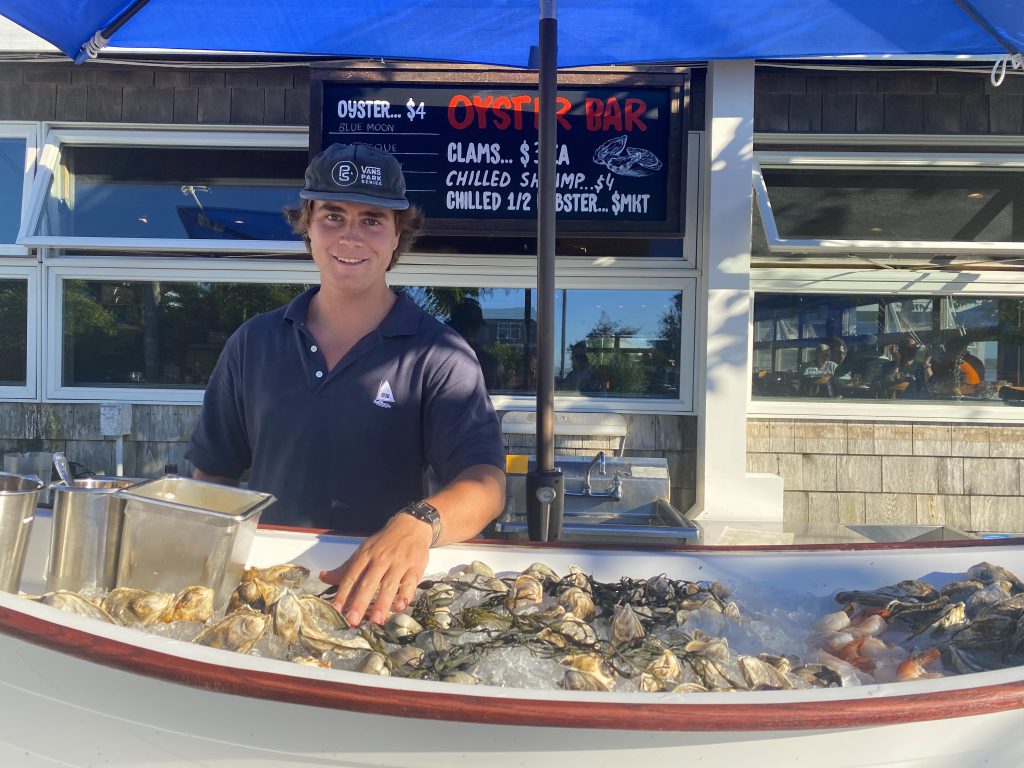 The Homeport Restaurant Raw Bar 
Menemsha
Seth Woods
Martha's Vineyard 
Indoor Dining
Outdoor Dining 
Local oyster 
