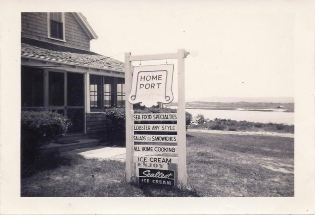 The Homeport Restaurant And Oyster Bar In Menemsha Reopens On Martha's VineyardThe Old Homeport