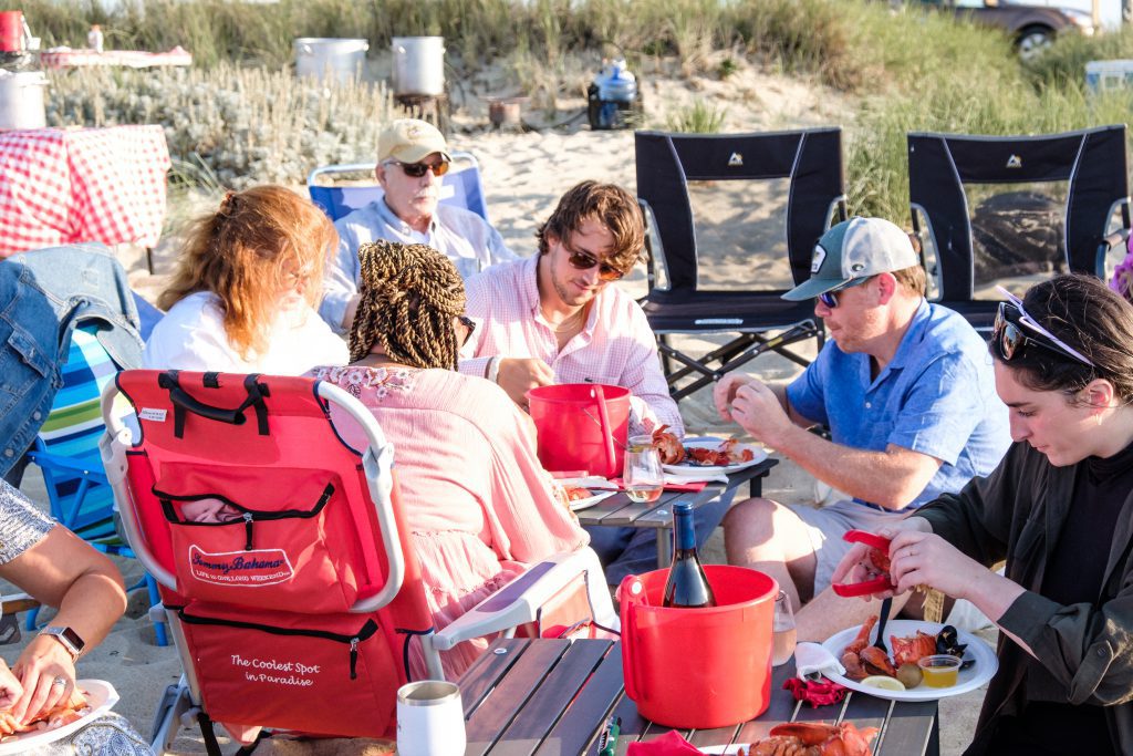 Martha's Vineyard Bucket List For Summer 2022 - Point B Clam Bake
Bills Smiths Clam Bake
Point B team
Martha's Vineyard 