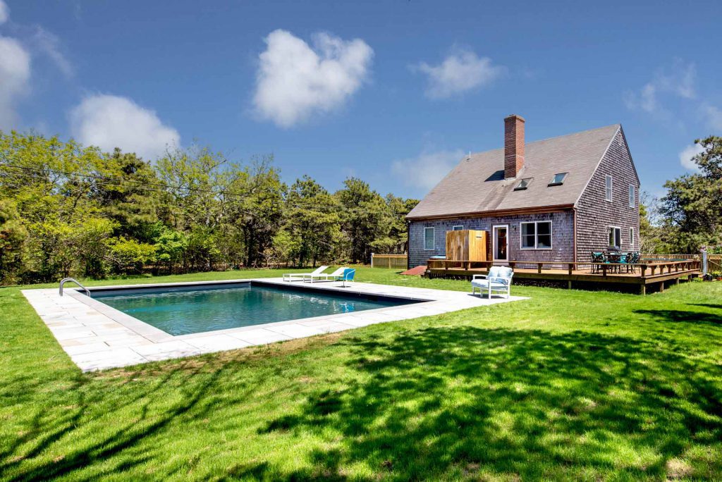 Martha's Vineyard Vacation Rentals Last-Minute July Getaway Specials Katama Beach House 
Point B Vacation Rentals
Martha's Vineyard 
Katama
Pool 
Edgartown 