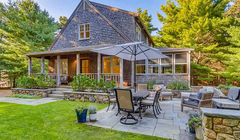 Martha's Vineyard Vacation Rentals With Special September Savings Up To 25% Off Modern Chic Retreat in Edgartown Save 20% Off