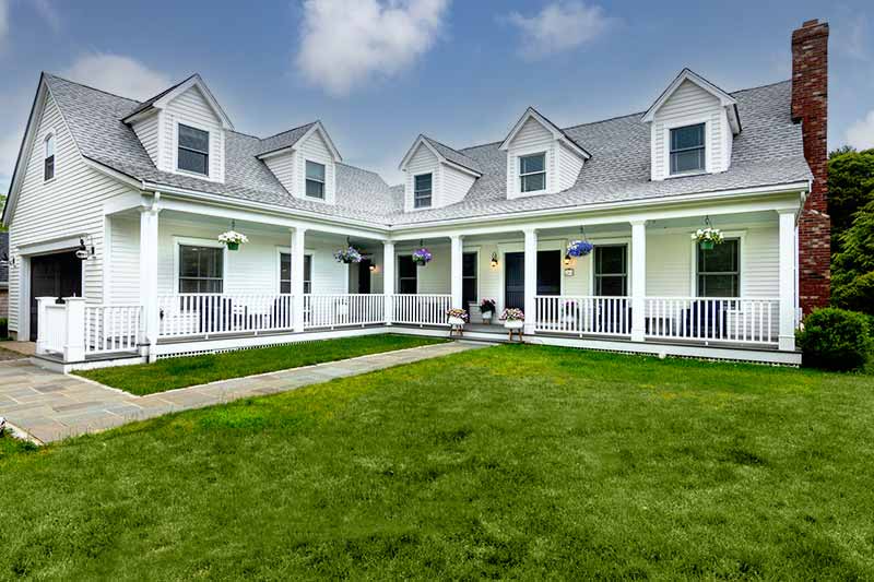 Martha's Vineyard Vacation Rentals With Special September Savings Up To 25% Off Custom Cape In Edgartown With Hot Tub Save 20% Off Select Dates