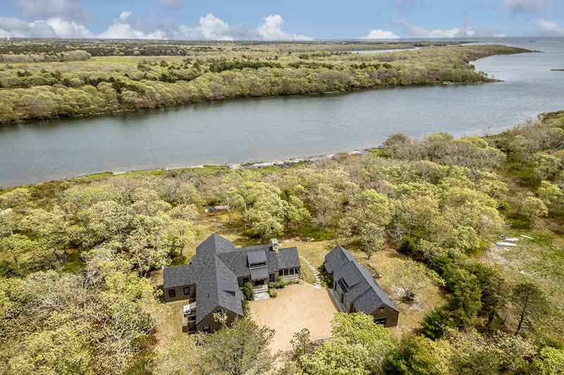 Book Your Martha's Vineyard Vacation Rental Ferry Reservations Go On Sale Tuesday - Waterfront Living On Wintucket Cove On The Edgartown Great Pond