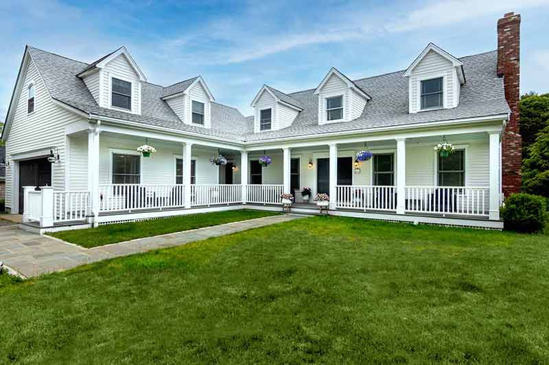 Enjoy Special Summer Savings On Some Luxurious Martha's Vineyard Vacation Rentals Custom Cape In Edgartown With Hot Tub