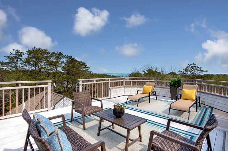 Enjoy Special Summer Savings On Some Luxurious Martha's Vineyard Vacation Rentals Luxurious Oak Bluffs Contemporary With Water Views
